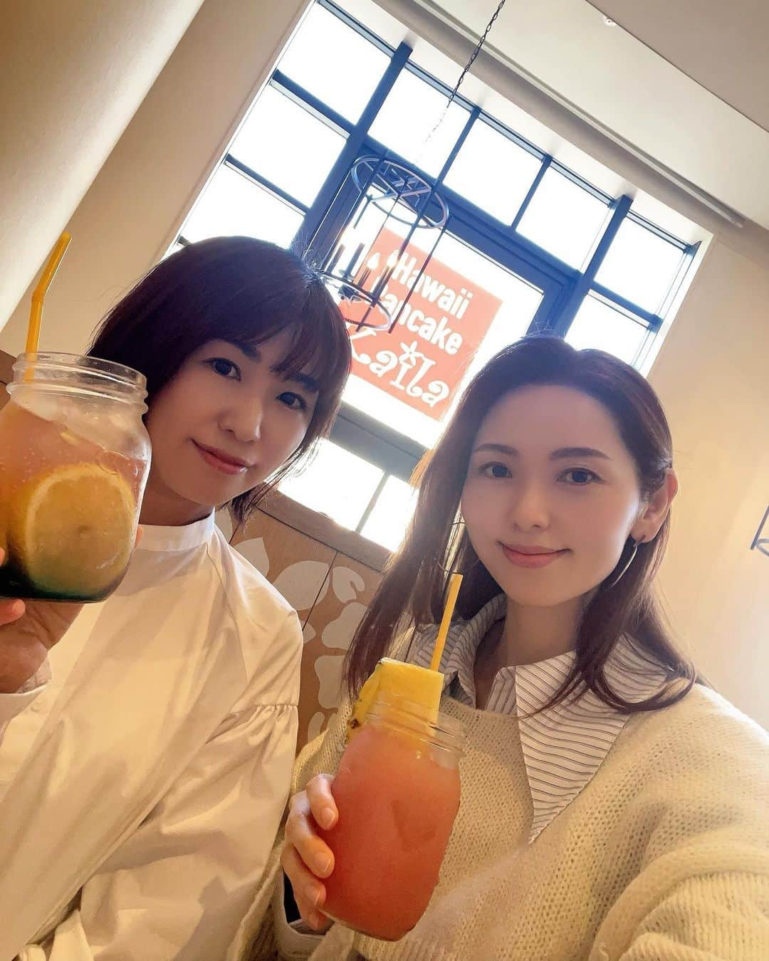 西出薫さんのインスタグラム写真 - (西出薫Instagram)「@cafekaila_maihama さんで🌺  大好きな さやかちゃんと🫶 ▶︎2枚め @newmomo_0306 ちゃんママ  いっぱいお話しできて楽しかった〜♬  また遊んでね♡  #時差投稿 #大切な人と過ごす時間 #親友とデート #楽しい時間はあっという間 #また遊ぼ」5月4日 17時55分 - kaoru_nishide