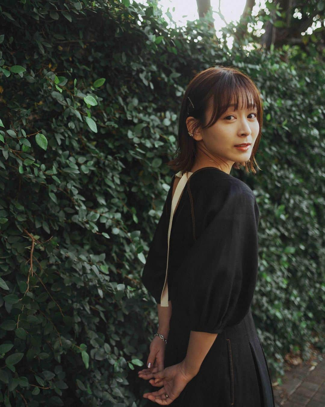 太田奈緒さんのインスタグラム写真 - (太田奈緒Instagram)「🍃  camera @takataka1960  fashion @misaki28t  hairmake @anna.hair.makeup  ワンピース : @maisones._official イヤーカフ : @duedonne.jewelry リング/ネックレス : @yoaa.official ブレスレット : @nomg_official アクセサリーすべて : @higashiyamapr」5月4日 18時06分 - tanao_official