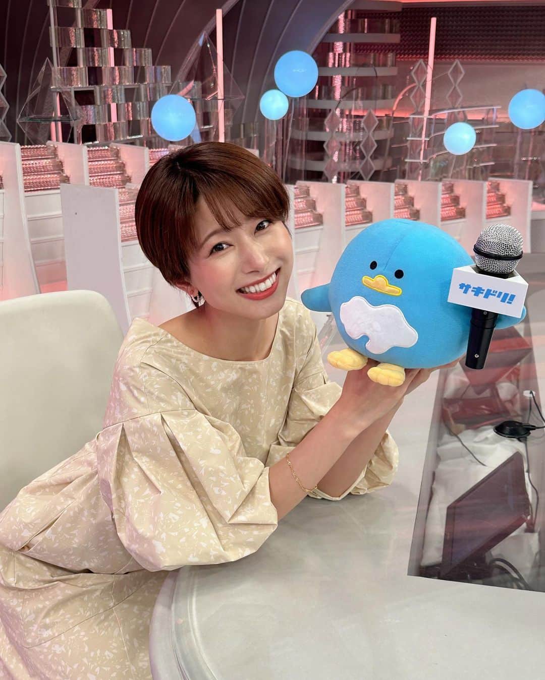 のインスタグラム：「スタジオについに #サキドリくん が来てくれました🐥  いつか空飛ぶことを夢見て いつも取材に行ってくれるサキドリくん。 堤さんや上中さんにも可愛いね！って言ってもらえて嬉しそうでした☺️」