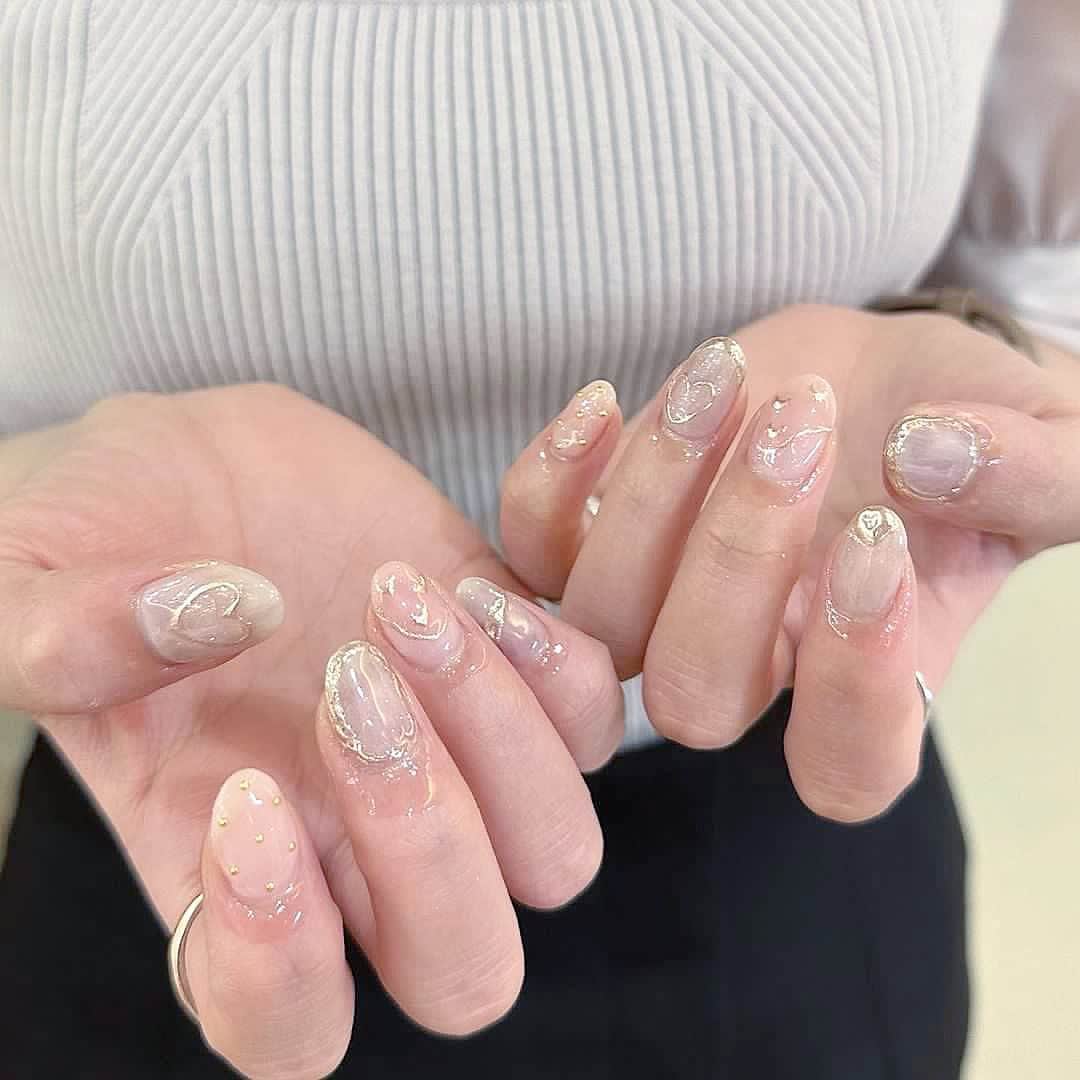 内藤沙季のインスタグラム：「ネイル新しくしたよ💅！ 女子らしいかんじにしてもらった💓  #ニュアンスネイル #ピンクネイル #ドットネイル #ネイル」