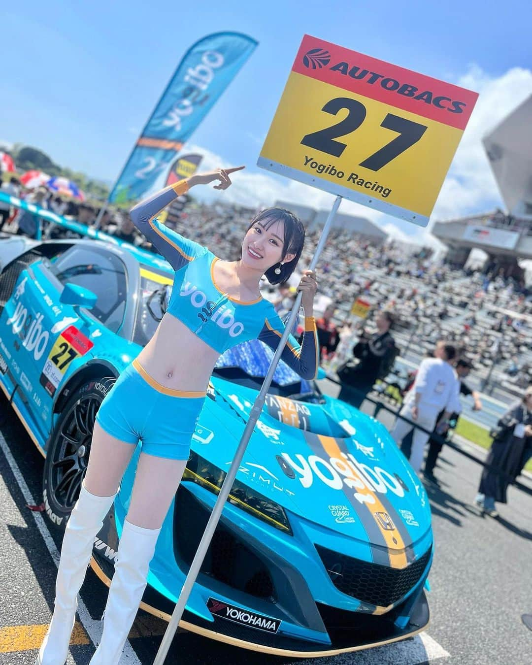 早乙女るなさんのインスタグラム写真 - (早乙女るなInstagram)「皆様！#SUPERGT 富士スピードウェイ決勝日ありがとうございました〜♡  YogiboRacingは大きなトラブルもなく、次回にさらに期待できる走りでございました☺️  そして！るなにとってはGT新人1回目サーキットでグリッドボードという初めてだらけの日でしたが、みんなのお声がけや本当にたくさんの優しさに包み込まれ幸せなGTレースクイーン1発目になりました♡ 本当にありがとう！！！！！  るなのこと見つけてくれた初めましてさんもありがとう！  るな、次戦鈴鹿はローテーションの為 RQとしては不在ですが、プライベートで行く予定です！  次戦はRQ新人賞鈴鹿でギャルパラレースクイーンデビュー編を予約すると事前投票ができる様なのでそちらもお願いしたいです🥺  お願いばっかりで申し訳ないけど、絶対有名になって僕、私は古株Runarだよって言わせられる様にするので！これからもどうぞよろしくお願いします♡  ちなみにRunar はるなのファンネームでるな達みたいな意味があります！（ルナァ）と読みます！よければどこかにつけてね🫶🏻  #富士スピードウェイ　#スーパーgt #SUPERGT2023 #Yogibo #YogiboRacing #モータースポーツ　#レースクイーン　#nsx #HONDA #グリッド　#japanesegirl #美脚　ということにしておいてくれ。😠」5月4日 18時23分 - saotome.runa