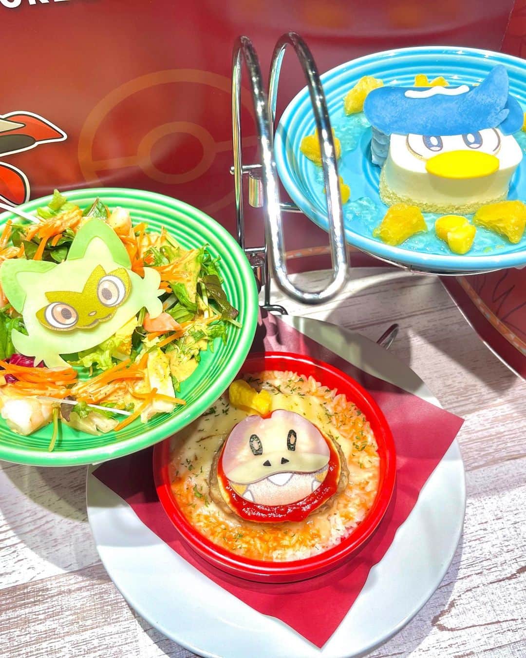 ももかわさんのインスタグラム写真 - (ももかわInstagram)「パルデア御三家🌱🔥💧  #ポケモンカフェ  #pokemoncafe」5月4日 18時54分 - omochi.0111