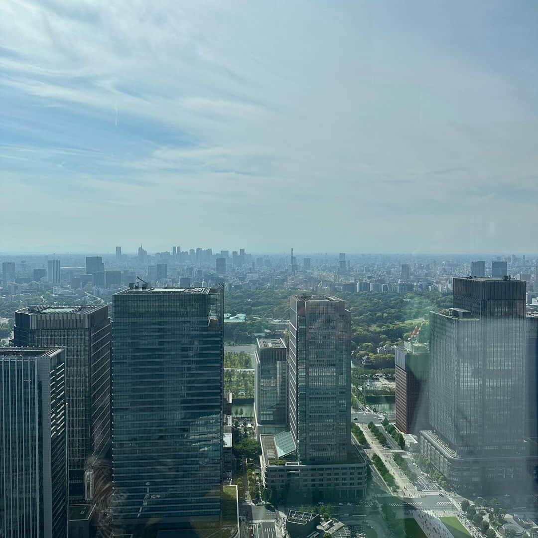 松岡モナさんのインスタグラム写真 - (松岡モナInstagram)「Lil baby shower in Tokyo🥰🩵 Thank you @rikatatsuno @hikari @keichen920 for organizing such a lovely lunch🥹 So happy I’m entering this new chapter back home in the country where my parents met and where I grew up🪽」5月4日 18時55分 - monamatsuoka