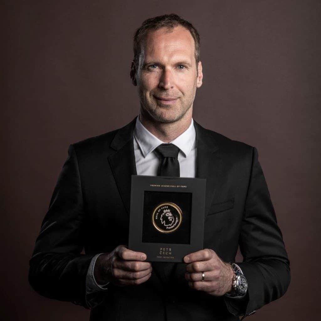 ペトル・チェフのインスタグラム：「Thank you @premierleague @Arsenal @ChelseaFC  and all the fans for all the congratulations I have received. It’s the greatest honour to become a member of the Premier League Hall of Fame… Congratulations to @rioferdy5 , Tony Adams, Arsene Wenger and Sir Alex Ferguson for their achievements!」