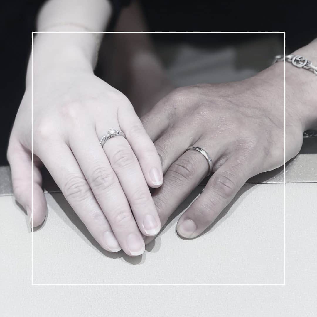 j_paris_bridalさんのインスタグラム写真 - (j_paris_bridalInstagram)「————————————————  【お客様Photo💍】 ⁡ みなさまこんにちは😊 お客様のお写真を投稿させていただきます💓  結婚指輪と婚約指輪の重ね付けコーディネート✨🥰 お持ちのブレスレットとも合わせていただきお手元がより華やかに💕  ジュエリーパリでは指輪を選ぶ時間も楽しんでいただきたいという想いからスタッフが一から丁寧にご案内し、お2人の大切な指輪選びのサポートをさせて頂きます☺️💍 ⁡ 詳しくはお電話、メールにてお気軽にお問い合わせくださいませ📩 皆様のお越しを心よりお待ちしております♪  ————————————————  #婚約指輪 #結婚指輪 #マリッジリング #エンゲージリング #ブライダルリング #結婚指輪福井 #結婚指輪人気 #ジュエリーパリ福井 #婚約指輪福井 #結婚指輪人気 #結婚指輪おすすめ #ブライダル指輪 #結婚指輪専門店 #婚約指輪おすすめ #婚約指輪専門店 #ring #marriage #bridal #wedding #結婚 #ウェディング #プレ花嫁 #ブライダル  #結婚式  #結婚式準備 #福井のいいところ #jewelryparis #ジュエリーパリ」5月4日 19時13分 - j_paris_bridal