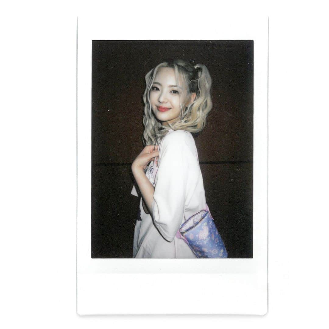 ITZYさんのインスタグラム写真 - (ITZYInstagram)「💗HAPPY CHILDREN'S DAY💗  📸 어린이날_있지가좍_비하인드.jyp  #ITZY #MIDZY  #HappyChildrensDay #어린이날 #있지가좍 #ITZYfamily」5月4日 19時15分 - itzy.all.in.us