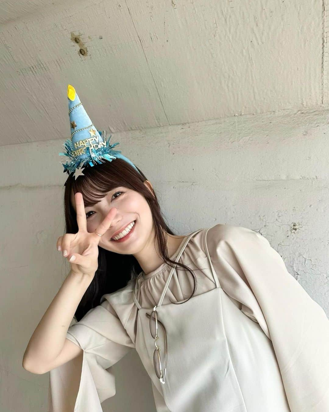 江嶋綾恵梨さんのインスタグラム写真 - (江嶋綾恵梨Instagram)「本日、(27)になりました🎂💐 お祝いの言葉も沢山ありがとうございます☺︎ #mybirthday #誕生日」5月4日 19時26分 - aeringoooo