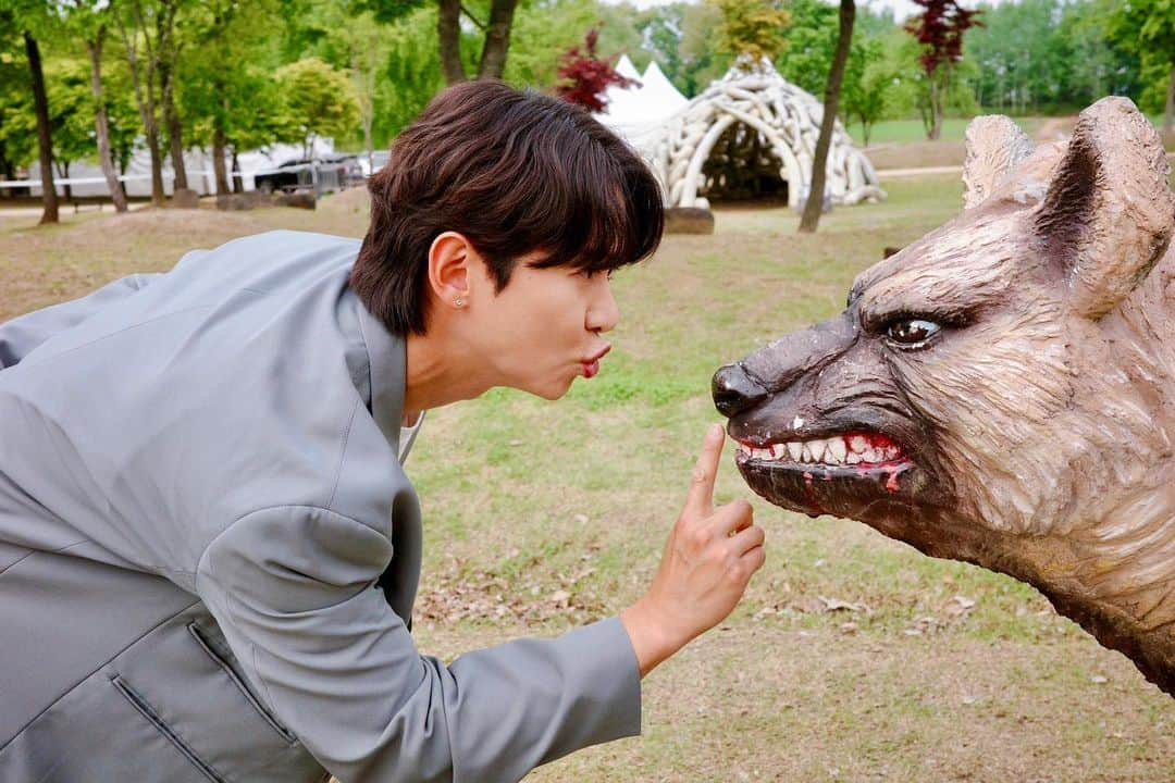 カン・ギュンソンさんのインスタグラム写真 - (カン・ギュンソンInstagram)「노래하기 전에 이러고 놀아요~😆🧡」5月4日 19時40分 - noel_kyunsung