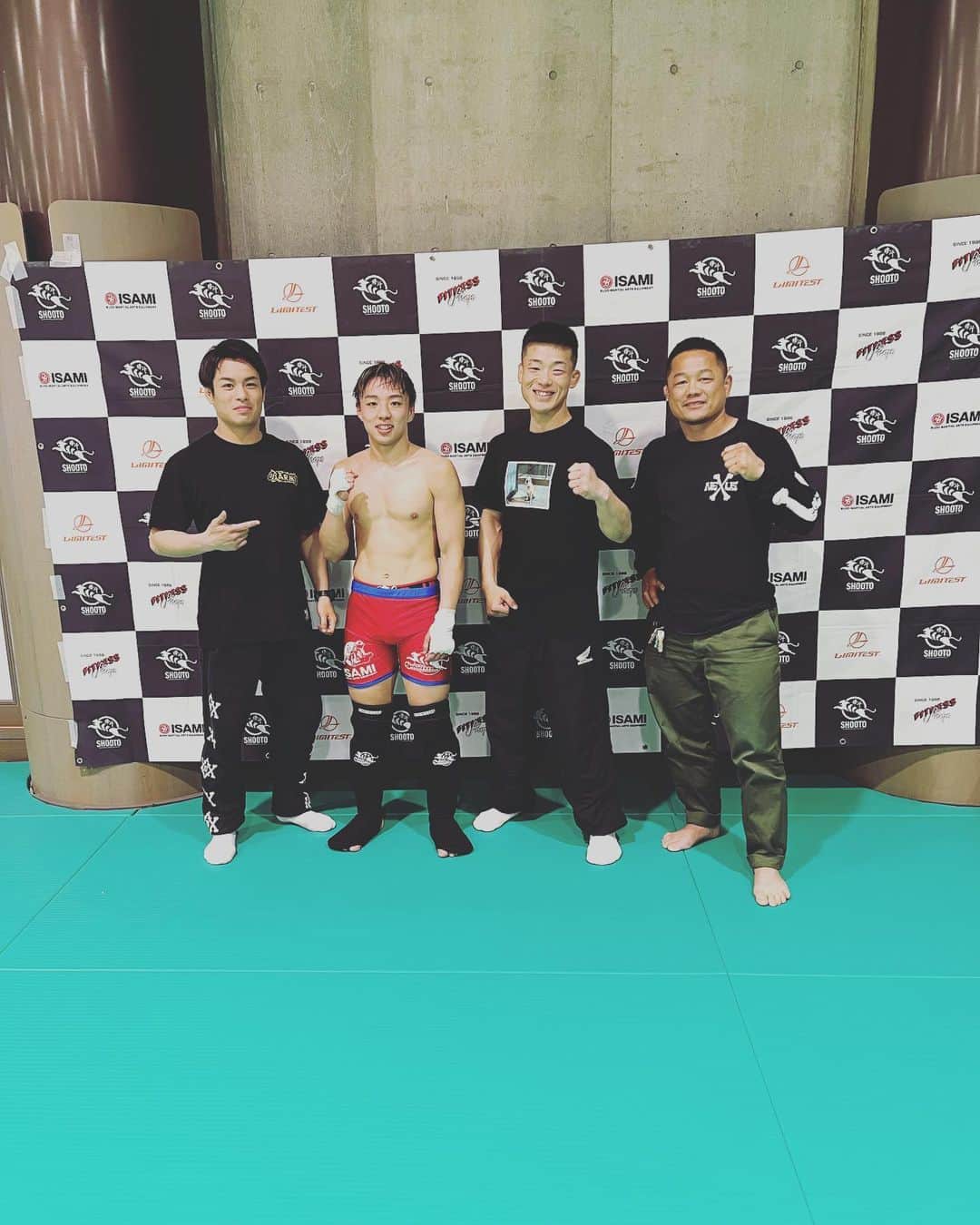 のインスタグラム：「今日のアマチュア修斗は松井とカンタ2人とも一本勝ちでした^ ^ 2人とも危なげなくセコンドとしては安心して見てましたw」