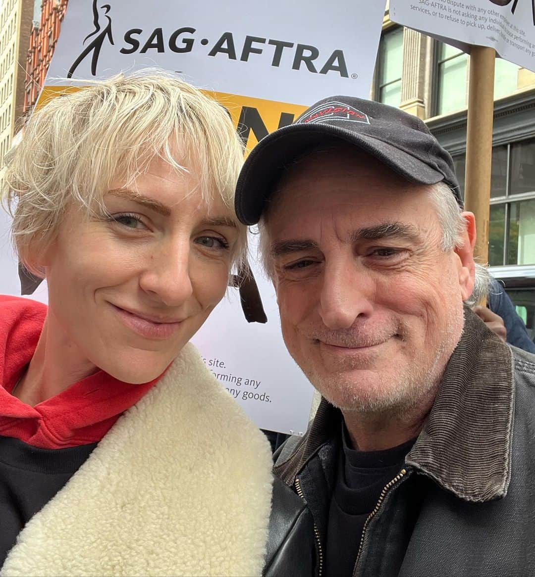 ミッキー・サムナーさんのインスタグラム写真 (ミッキー・サムナーInstagram)「In it together. Proud to