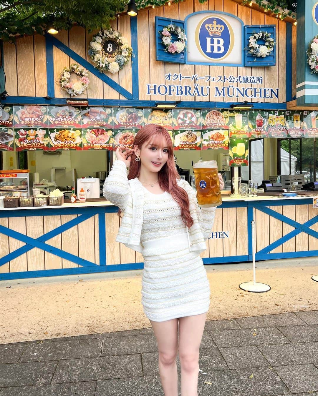 ゆうめろさんのインスタグラム写真 - (ゆうめろInstagram)「オクトーバーフェストに行ってきたよ🍺✨ 種類豊富なビールが沢山あって ビールの飲み比べしてみたっ🥰💗 ビールに合う料理もあったよ〜！ 5/7(日)までの期間限定なので、 ビール好きな人は、GW行ってみてね👼🏻🤍💭 ・ この日のセットアップは、 @coup.de.coeur_official  ・ #oktoberfest #オクフェス20周年 @oktoberfest1810」5月4日 19時51分 - yk.o0