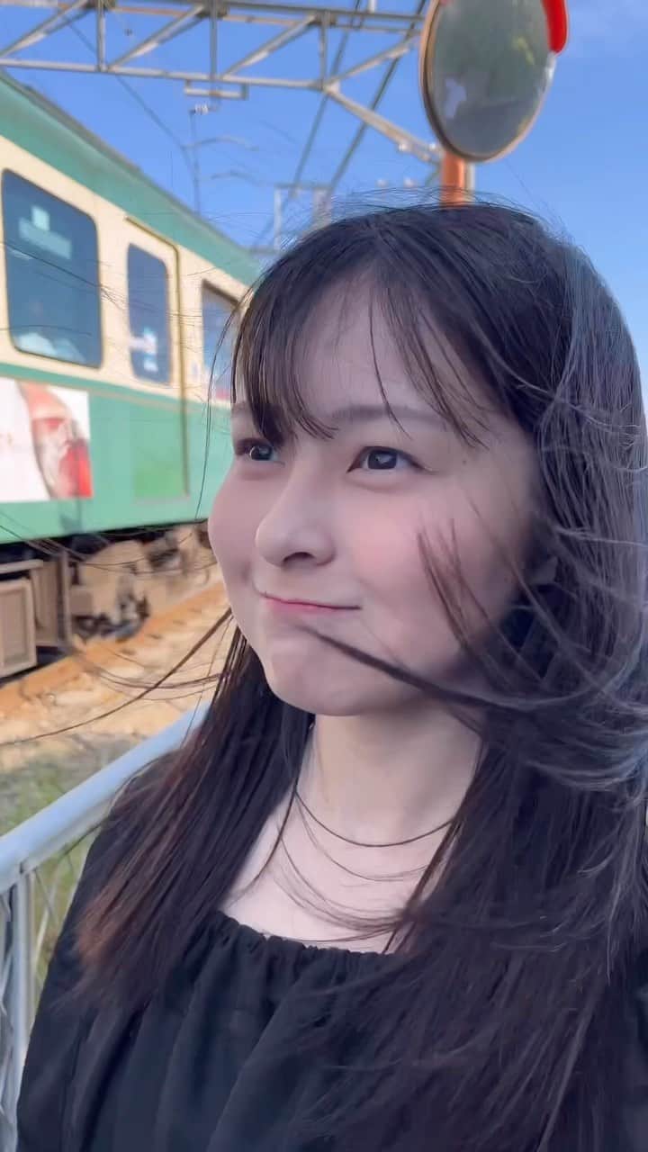 村山千夏のインスタグラム：「こんばんは。 みなさま、GWいかがお過ごしですか？ 私は大好きなパワースポットに行って癒されてきました☺︎  Good evening Ladies and gentlemen, how are you doing GW? I have been healed by going to my favorite power spot☺︎ （GW＝long vacation）  #jk#ljk#jk3#05#05line#17歳#17yearsold #japan#japangirl#enoshima#江ノ島#江ノ電#fyp#foryoupage」