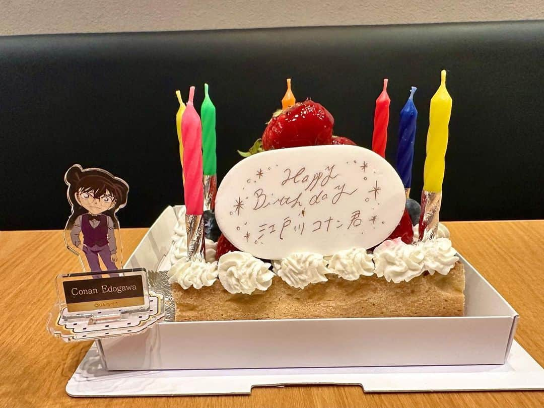 優希美青さんのインスタグラム写真 - (優希美青Instagram)「今日は大好きな彼の誕生日でした🎂  お仕事終わりのお祝いになっちゃったけど…  コナンくんお誕生日おめでとう☺️❤️  生まれてきてくれてありがとう😭🫶  #名探偵コナン #コナンくん #江戸川コナン誕生祭2023 #江戸川コナン生誕祭2023」5月4日 19時56分 - mio_yuki