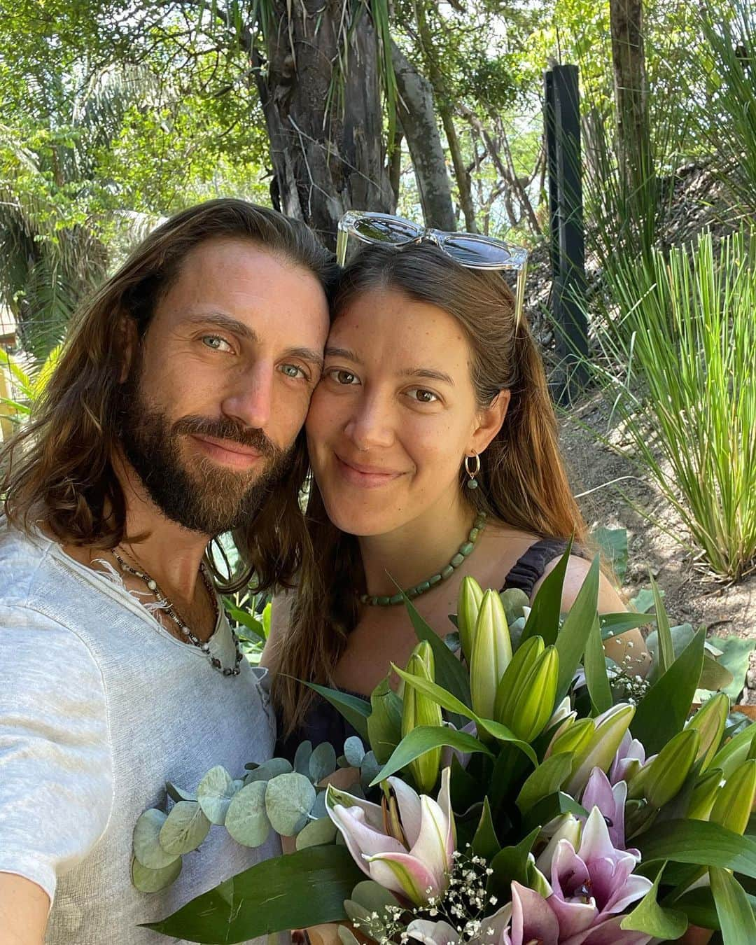 ディラン・モスコビッチさんのインスタグラム写真 - (ディラン・モスコビッチInstagram)「One year ago, two weeks after meeting each other, I travelled to Yelapa, Mexico to leap into the unknown and open our hearts to each other.   The past year of weaving our lives and deepening our bond has been more beautiful, expansive, real and full than I could have ever imagined. Getting to know your radiant heart and receive your love and care has been one of the greatest gifts of my life.   You are my best friend, confidant, ally, collaborator, sacred mirror, teacher, and loving partner. You inspire me, encourage me and challenge me to grow and evolve every day — and for that I couldn’t be more grateful.   I say yes to this life with you, each and every day.  Yes to embracing my healing and growth, however challenging that may get.  Yes to leaping into faith and trust and the freedom that those learnings brings.  Yes to truly learning what it means to be the highest expression of a partner that I can be — both for you and through doing it for myself.  Yes to the adventures life brings us as we continue to walk this path, hand in hand.   Mi amor, thank you for sharing your light with me, sharing your heart with me, sharing your life with me and for bringing so much beauty and joy into my life.  Te amo con todo mi Corazon.」5月5日 1時34分 - dylan.moscovitch