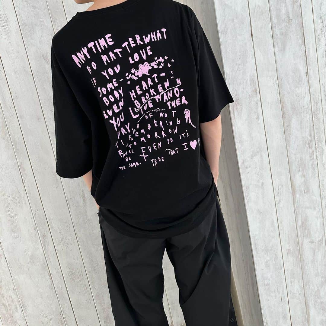 川谷絵音さんのインスタグラム写真 - (川谷絵音Instagram)「明日18時発売です。LATENCY新Tシャツ。かなり良い感じ📸 @latency.jp ✖︎ @sofunithurts」5月4日 20時10分 - indigolaend