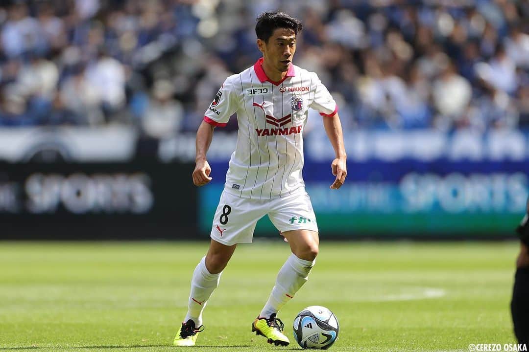 香川真司さんのインスタグラム写真 - (香川真司Instagram)「OSAKA is @cerezo_osaka  #sk8 #cerezo #derby」5月4日 20時11分 - sk23.10