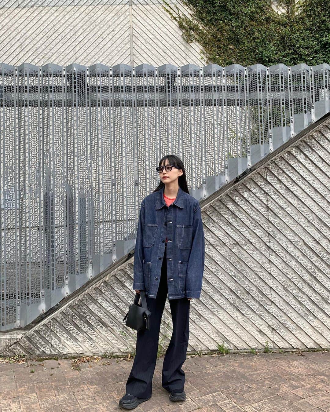 Shiho Sasakiのインスタグラム：「ゆるっとずるっと。 な気分だった日👟🍎  #私服」