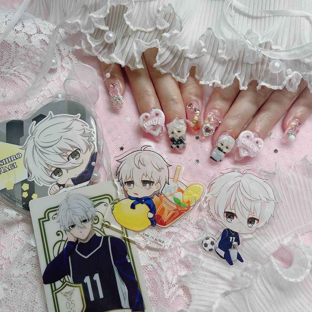 涼宮琴音のインスタグラム：「凪誠士郎生誕ネイル💅🖤🤍(－×－) #凪誠士郎  #凪誠士郎生誕祭2023  #ブルーロックネイル  #ブルーロック #痛ネイル #ヲタ活  #ポミーネイル渋谷」