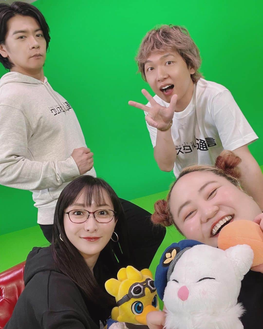 松澤千晶のインスタグラム：「FF14クリスタル通信、5/5より毎週金曜日12:00〜始まります🌐  野田クリスタルさん、ゆいPさんと、初回ゲストはアルフィノのお声を担当されている立花慎之介さん✨  ゆる〜い番組で最初は手探りになりますが、楽しんでいただけましたら幸いです。  野田さんの竜騎士ポーズ、2枚目でようやく綺麗に入りました。笑  #FF14 #野田クリスタル さん #ゆいP さん #立花慎之介 さん」