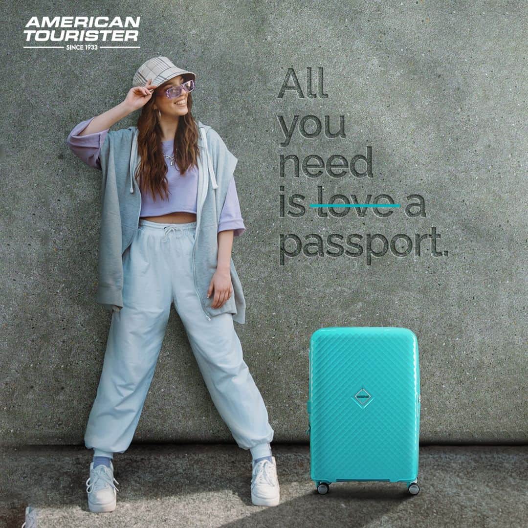 アメリカンツーリスターのインスタグラム：「Catch flights not feelings✈️ あなたに必要なのはパスポートです！  ＃AmericanTourister #アメリカンツーリスター #GoWithAT #BringYourself #TravelGram #FunLivesOn #BringBackMore #QOTD #Squasem」