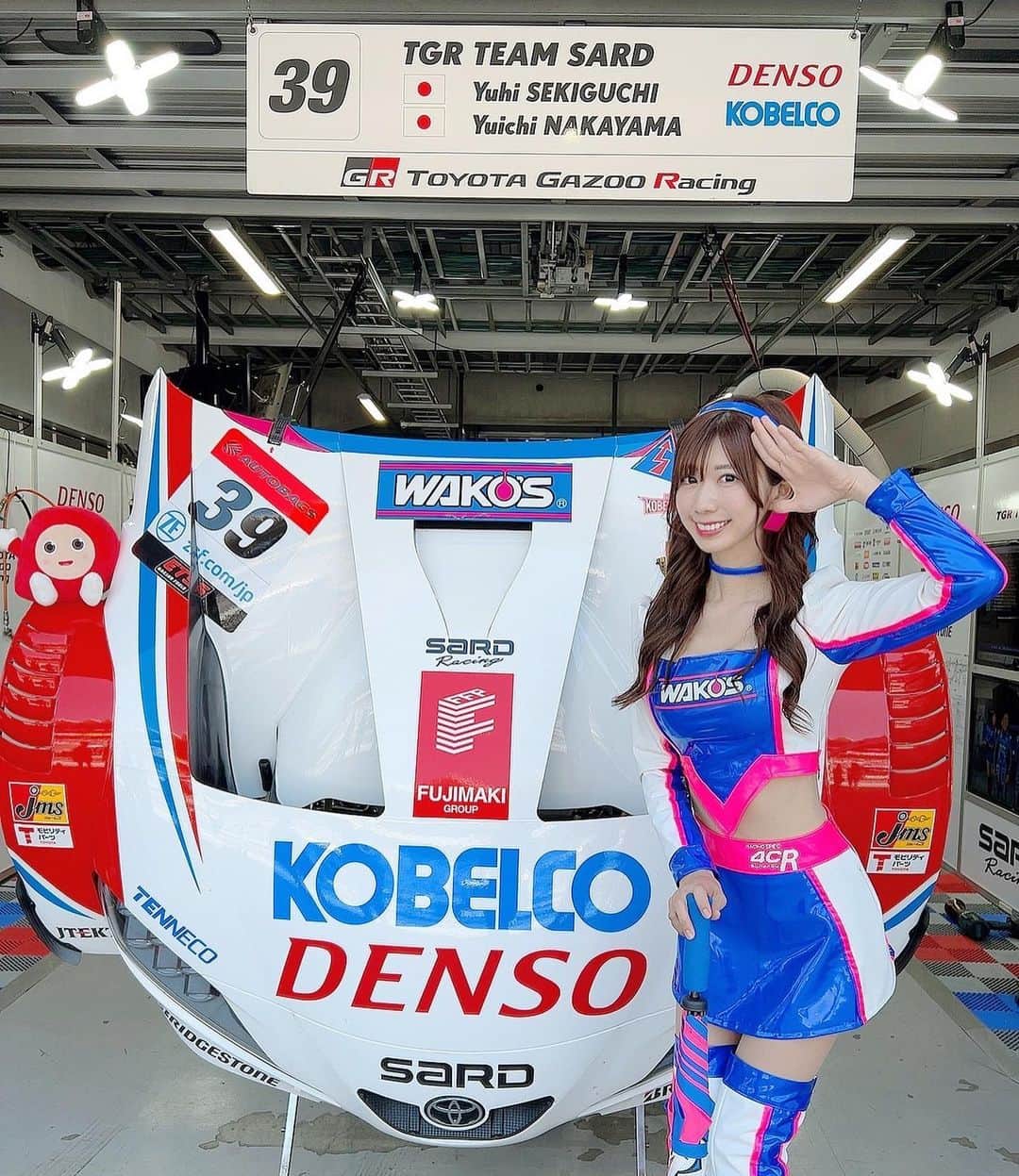 生田ちむさんのインスタグラム写真 - (生田ちむInstagram)「#SUPERGT 第2戦終わりました！ 39号車TGR TEAM SARDは15番手スタートから8位でチェッカーをうけました！  今大会も熱い応援ありがとうございました！！  次戦6/3-4鈴鹿も応援宜しくお願いします❣️年に一回のグリッドボードを担当します👍 またサイン即売会も来てください！  4枚目は WAKO'S✖︎WEINSの コラボ商品！！ 是非ゲットしてください✨   ⚫︎パワーエアコン ⚫︎フューエルワン•プレミアムパワー  #SUPERGT #DENSO #KOBELCO #GRSupra #ワコーズガールズ #WAKOS #Supra」5月4日 20時33分 - 1224chimu