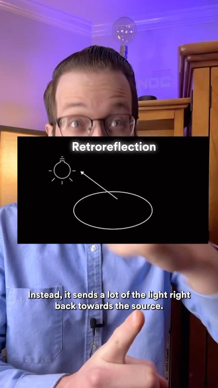 3M（スリーエム）のインスタグラム：「Reflecting on the science of retroreflectivity? Did you know that retroreflective materials bounce light back to its source, making them ideal for safety applications? This is in contrast to “regular” reflective materials, that scatter the light with less directionality, so you don’t see as much of it coming back towards you. Whether you’re out for a nighttime run or driving in low-light conditions, retroreflective materials like those designed by @3M help keep us safe, whether behind the wheel or on the side of the road. Video partnership with #3M #sponsored #science #retroreflectivity #safetyfirst #sciencerules #todayilearned #TIL #physics #light」
