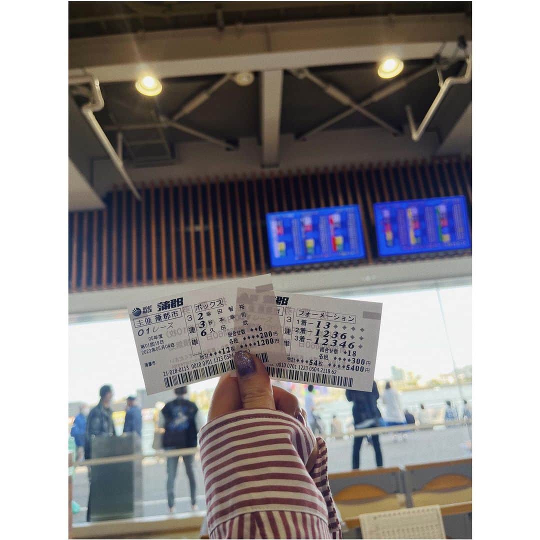 小口桃子さんのインスタグラム写真 - (小口桃子Instagram)「GW日帰り旅！！ 念願の地方競艇！蒲郡です🚤（勝つわけない）あと美味しいラーメンも🍜」5月4日 20時47分 - momoko_oguchi