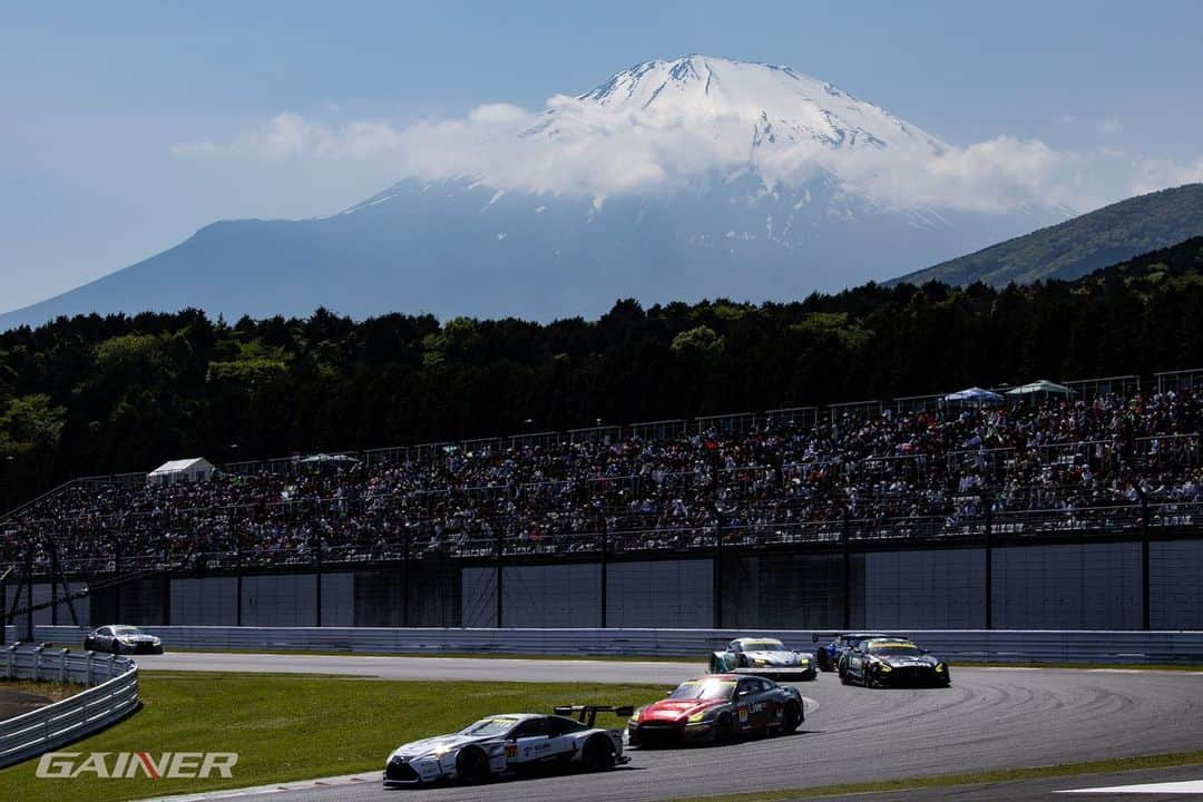 天間晴香さんのインスタグラム写真 - (天間晴香Instagram)「SUPER GT Round2🏁 11号車、7番手スタート！10号車は8番手スタートから怪我なく、無事にゴールしました🏎💛  皆さん応援ありがとうございました！💛💪🏻  気をつけてお帰りくださいね！🚙 次は鈴鹿でお会いしましょう🤗✨  GAINERオリジナルグッズも好評でしたのでまた次の物販の時に皆さんもGETしてくださいね👏  あと、GW中の来場者凄かった！  #Supergt #富田竜一郎選手 #石川京侍選手  #塩津佑介選手 #安田裕信選手 #大草りき選手  #SGT2023 #GAINER #ゲイナー #gainertanaxgtr  #PONOSGAINERGTR #モータースポーツが好きな人と繋がりたい  #スーパーGTレースクイーン #GTレースクイーン #天間晴香 #はるちむ #ゲイナージーク #GAINERsieg #GAINERレースクィーン #GAINERRQ #GAINERレースクイーン #低身長レースクイーン #モータースポーツ #グランドツーリング #低身長GTレースクイーン  #スーパーGT #スーパーGT2023」5月4日 20時47分 - haruchimu23