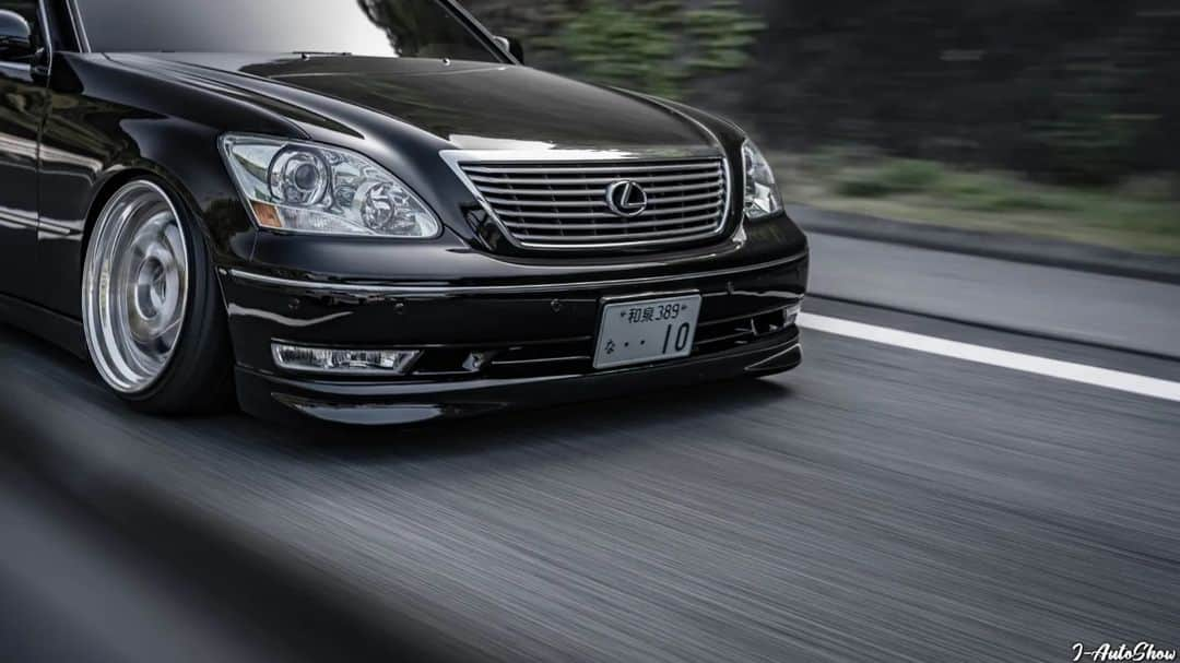 J-Auto Showさんのインスタグラム写真 - (J-Auto ShowInstagram)「#JAutoShow #SONYFX3 #rollingshot #24mmf14gm #carphotographer #ls430 #lexusls430 #レクサス #レクサスLS #LS #走行撮影 #ローリングショット #shakotan #vipcar #vipsedan #vipstyle #sedanmafia #sedankings」5月4日 20時48分 - jautoshow