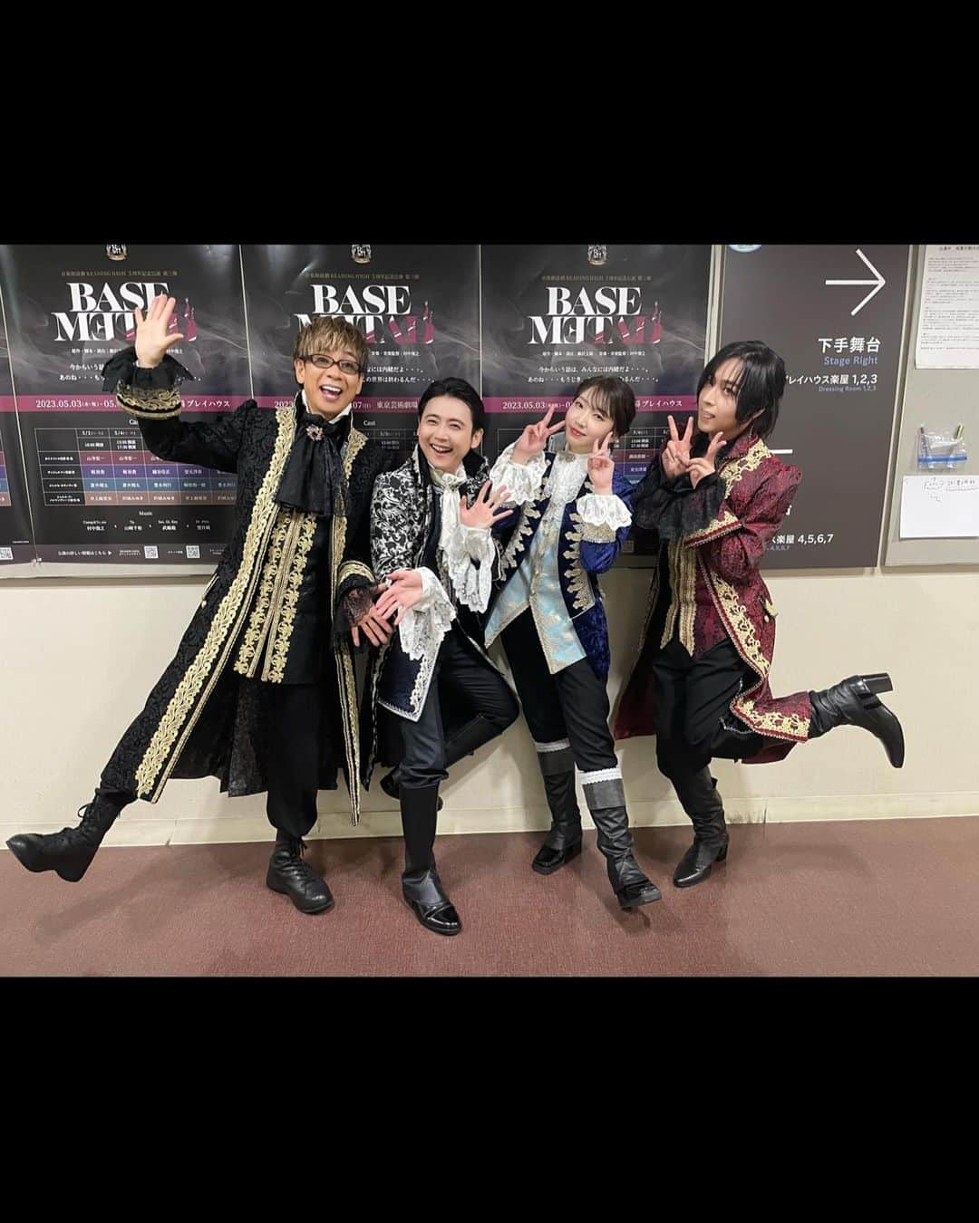 梶裕貴のインスタグラム：「音楽朗読劇READING HIGH『𝐁𝐀𝐒𝐄 𝐌𝐄𝐓𝐀𝐋』#藤沢文翁 作  東京芸術劇場プレイハウス　2023.5.3〜5.4  サンジェルマン伯爵 役　#梶裕貴  今回も素敵すぎるカンパニーでの舞台、最高でした。  #山寺宏一 さん #蒼井翔太 くん #井上麻里奈 さん #沢城みゆき さん  共演キャストの皆様をはじめ、音楽チームの皆様、スタッフの皆様、ご来場くださったすべてのお客様に感謝申し上げます。  本当に特別な、プレシャスメタルな時間でした！  サンジェルマン伯爵。 ものすごくファンタジー世界の住人感ありますが… ちゃんと史実に名を残す大錬金術師なんですよね。 劇中の台詞にもあるように、数千年を生きたと伝えられていますが、その姿は、どの時代の人も口を揃えて「40歳前後にしか見えなかった」と語っているそうで。 なので、そうなんです。 まさかの自分の年齢にフィットした役柄だったのです。笑  最初、その浮世離れしたプロフィールのせいもあってか、なかなか掴みどころがないように感じられたサンジェルマン伯爵役。 どうやって異質な雰囲気や人智を超越した存在感を出すか悩みましたが… 結果として、難しく考えすぎる必要なんてなく。 ただただ、とても無垢な人だったんだなと。 誰よりも「人」として「人」を考え「人」の為に生きた人物だったんだなと感じました。 だからこそ、そのぶん誰よりも希望を持っているし、誰よりも絶望してしまう。 アンバランスに感じられるほど… 意外なくらいに人情味に溢れているその性質が、彼を演じる上で大事な要素なんだろうなと気づきました。  カサノヴァとの師弟関係、好きだな。 自分に子どもができたからなのか… 今までにない愛情が内から湧いてくるのを感じました。 本当に愛おしい馬鹿弟子でした。  幸せな二日間。 本当にありがとうございました！ さて… 次の朗読劇に向けて、人間力高めておきますか！笑」