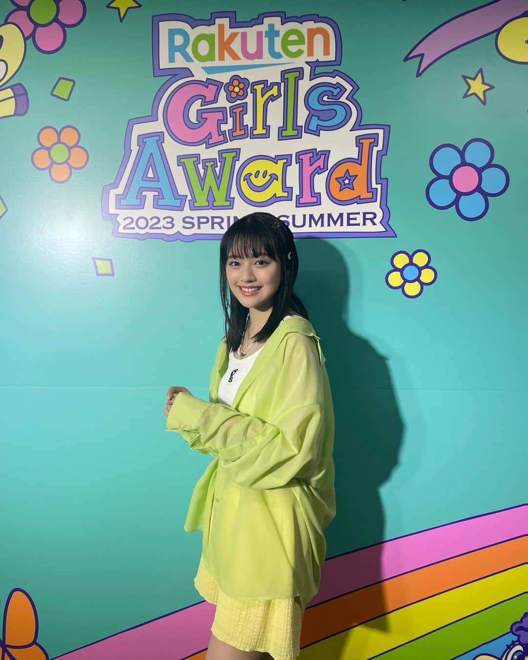 上坂樹里のインスタグラム：「.  GirlsAward ありがとうございました！  うちわも見えました、とっても嬉しかったです😌  #girlsaward  #ガルアワ」