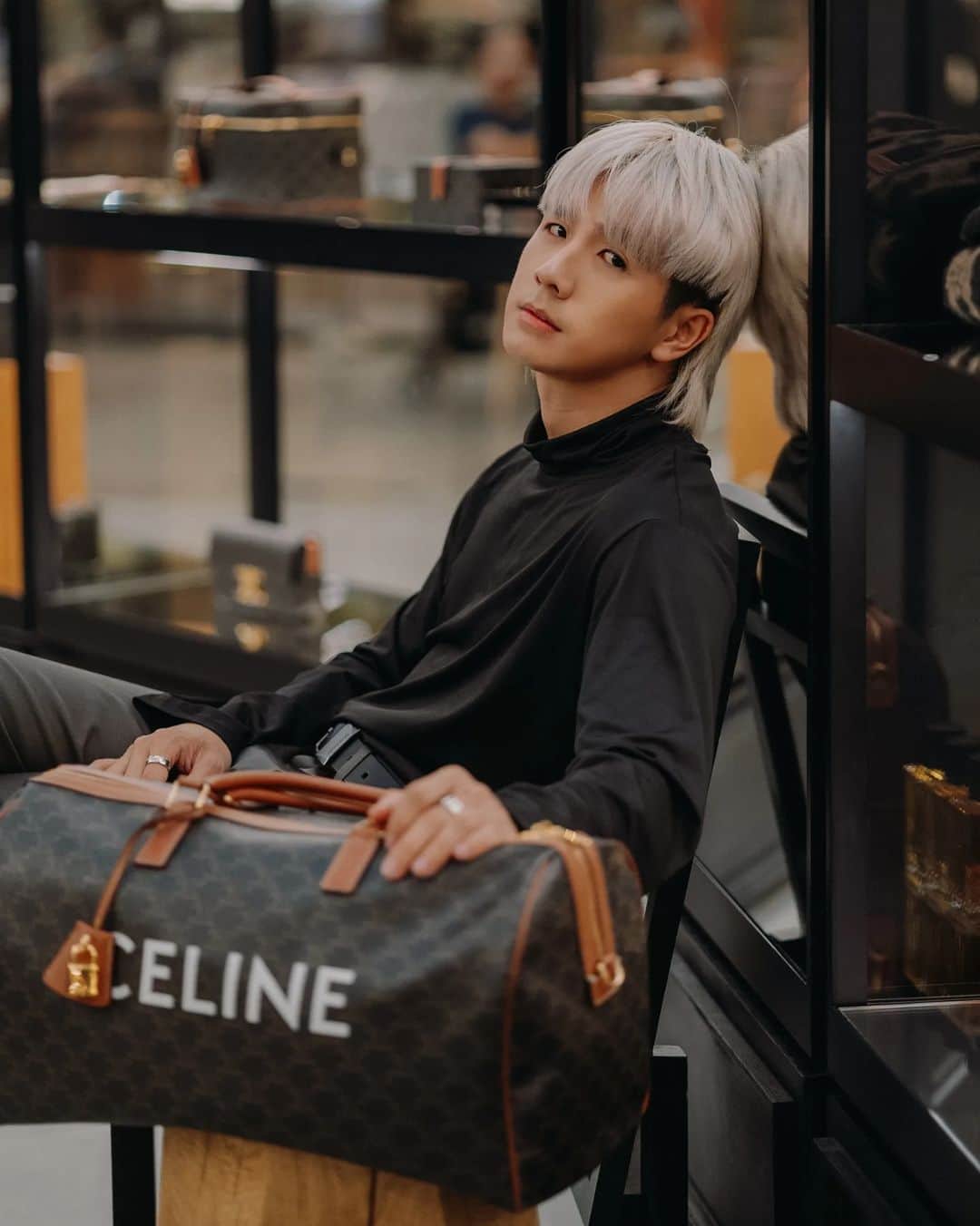 蔡常勇のインスタグラム：「你的 @celine 男友上線了😜  Pavillion CELINE MAISON限定快閃只舉辦到5月14🤍 活動有很多特別的物品！店裡都不一定會找到的！！！ 有時間就快去逛逛咯🤩 @dcprcommunications」