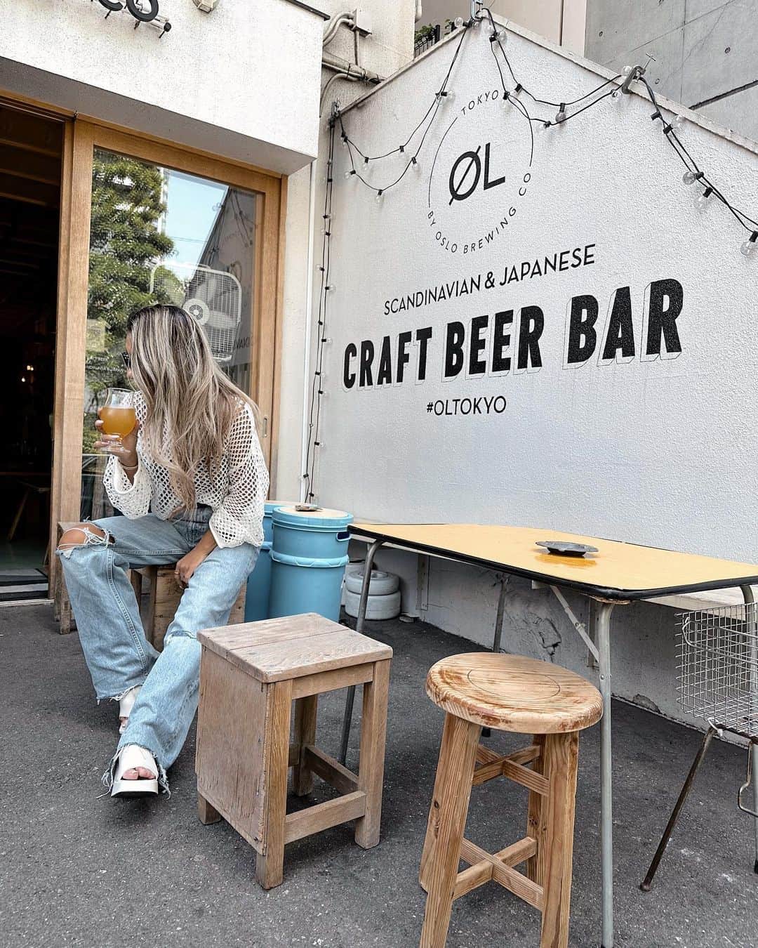 AKKOさんのインスタグラム写真 - (AKKOInstagram)「𝐃𝐞𝐧𝐢𝐧 𝐨𝐮𝐭𝐟𝐢𝐭👖 ・ 昼から飲んだ ビールが美味しすぎた 渋谷のcraft beer bar🍺 @oltokyo  ・ また行きたい😇 ・ この @mivialoca のメッシュのニットトップ お気に入りすぎて 最近 しょっちゅう着てるよ❤️❤️❤️ ・ 旅行中でストーリーしか載せれなくて なかなかみんなの所行けなくてソーリーです🙏🏾🙏🏾🙏🏾 ・ ・ ・ ・ ・ ・ ・ #zara  #zaraoutfit  #widedenimpants  #craftbeerbar  #shibuyatokyo  #diesel  #デニムコーディネート  #メッシュトップス  #メッシュニット  #大人シンプルコーデ  #ホワイトコーディネート  #ザラ購入品  #zara購入品  #ディーゼルコーデ  #ワイドパンツコーデ  #ザラデニム  #古着コーディネート  #夏コーディネート  #カジュアルファッション  #大人カジュアルコーデ  #低身長女子コーデ  #ラテ肌ガール  #日焼け女子 #海外ガールコーデ #海外ファッション  #海外ファッションコーデ  #韓国ファッションコーデ  #渋谷ビールバー  #渋谷クラフトビール」5月4日 21時01分 - alohakkooo_39