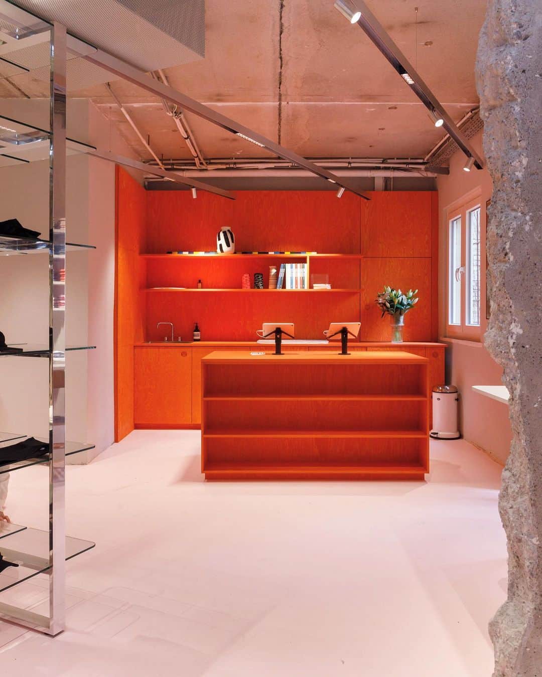 マッツノーガードのインスタグラム：「We dressed up our @madsnorgaardberlin store and it’s now fully up and running 🇩🇪🙌 Looking forward to seeing you there!」