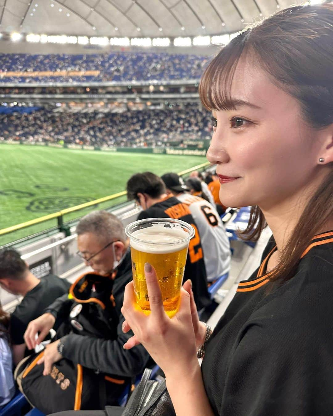 加藤早和子さんのインスタグラム写真 - (加藤早和子Instagram)「.  売り子卒業ぶりの東京ドーム🏟  同期やお世話になった皆さんに会えて 凄く懐かしい気持ちになりました😌  何より 巨人勝ってよかった〜〜 とてもいい試合をみられて最高でした⚾️  . . #gw #休日 #帰省 #野球観戦 #スポーツ観戦 #東京ドーム  #巨人 #巨人戦 #g党」5月4日 21時07分 - kato_sawako