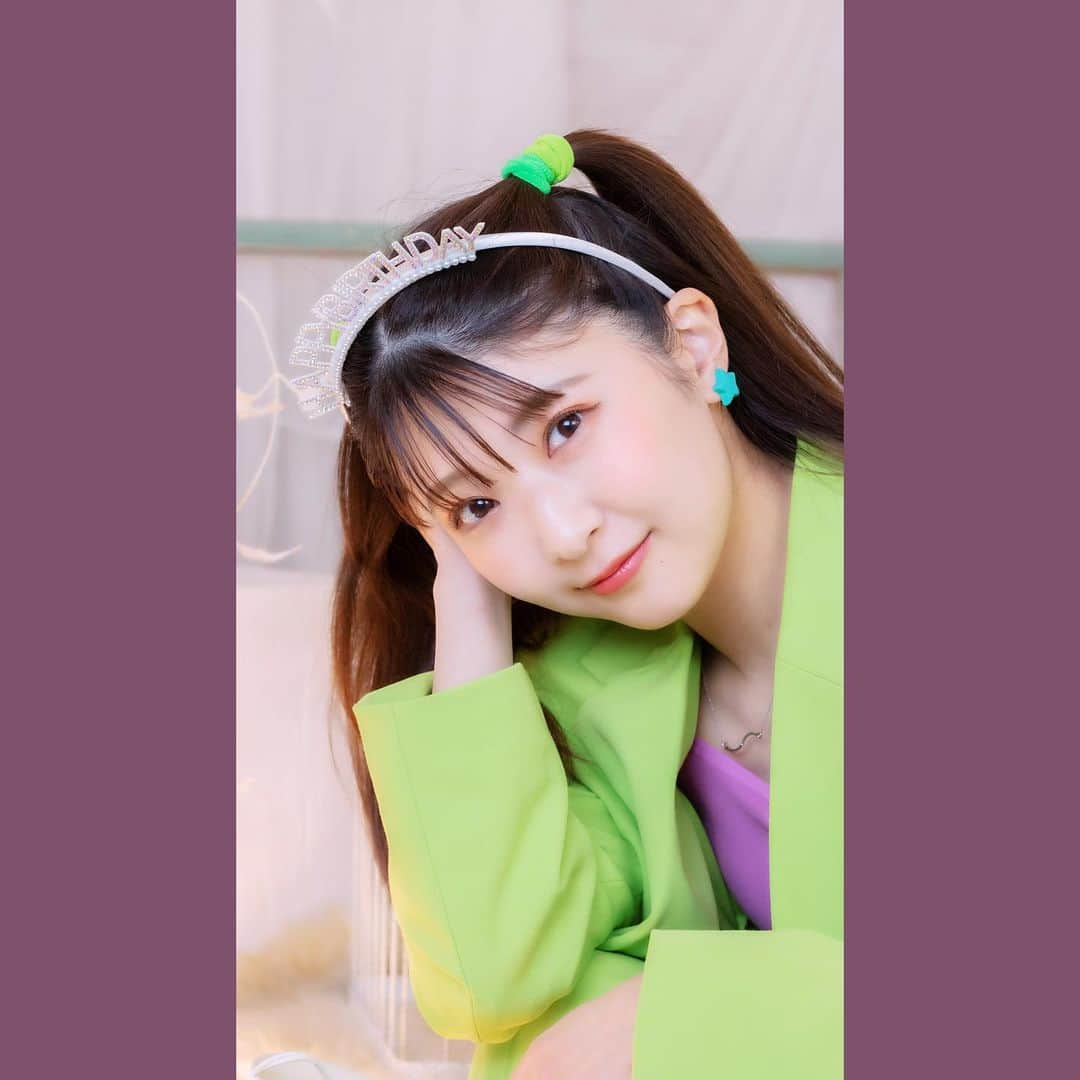 内藤もゆのさんのインスタグラム写真 - (内藤もゆのInstagram)「🎂💚🍈BIRTHDAY🍀🍐🧩 ⁡ ⁡ 本日5月4日 わたくし、27(無難)な歳になりました🫡🎂💚 ⁡ ⁡ いつも応援してくださってる皆様 お祝いメッセージやメンションやお手紙など たくさんの愛をありがとうございました。 ⁡ 芸能界に入ったのは小学1年生、 色んな道を辿ってきました。 舞台ミュージカルをはじめ、ドラマや𝐶𝑀 自分では予想外のアイドル.. そして現在テーマパークで 大好きな親友と毎日ダンスパーティ 色んな道を辿ったおかげで沢山の出会い そして別れもありました。 ⁡ ⁡ いつも応援してくれてる 個性的なもゆふぁむのみんな 元気づけてくれる友達 私に携わっている全ての方々 ありがとうございます。 ⁡ ここまで色んな経験を出来た事 自由に挑戦し続けながらも支えてくれた家族に感謝です。 ⁡ 今日は誕生日だけど、 年に一度私からみなさんにお礼をする日です。 心から感謝いたします！ ⁡ まだまだ未熟な私ですが 新しい歳、27(無難)にこなせていきたいと思います！ ⁡よろしくお願いします🫶🏻 ⁡ #𝑐𝑜𝑑𝑒  #𝑜𝑜𝑡𝑑  #はっぴーすまいる  #ℎ𝑎𝑝𝑝𝑦𝑠𝑚𝑖𝑙𝑒  #𝑠𝑝𝑟𝑖𝑛𝑔 #もゆふぁむ  #𝑓𝑜𝑙𝑙𝑜𝑤𝑚𝑒 #2023 #𝑚𝑎𝑦 #ℎ𝑎𝑝𝑝𝑦𝑏𝑖𝑟𝑡ℎ𝑑𝑎𝑦 #𝐻𝐴𝑃𝑃𝑌𝐵𝐼𝑅𝑇𝐻𝐷𝐴𝑌 #𝐻𝐴𝑃𝑃𝑌𝑀𝑂𝑌𝑈𝑁𝑂𝐷𝐴𝑌 #誕生日 #5月4日」5月4日 21時16分 - moyuno54naito