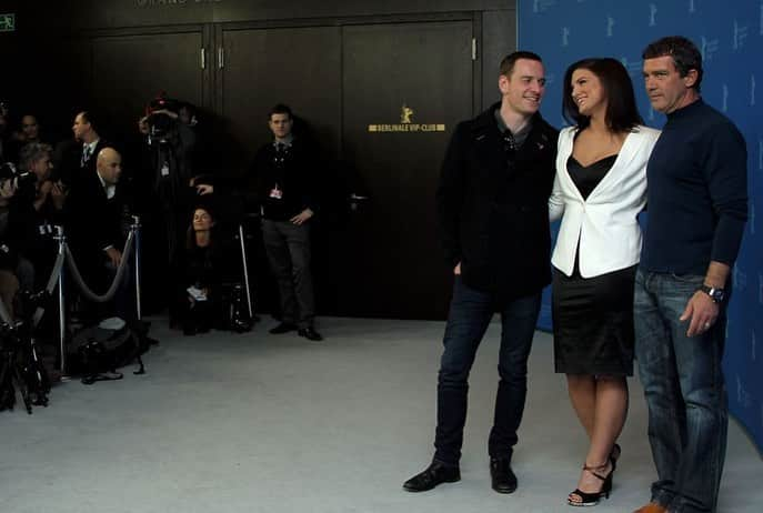 アントニオ・バンデラスさんのインスタグラム写真 - (アントニオ・バンデラスInstagram)「With Gina Carano, Steven Soderbergh and Michael Fassbender. Haywire photocall during the 62nd Berlin International Film Festival.   #TBT 2012 #throwback   Photo: Sean Gallup/Getty Images Europe」5月4日 21時31分 - antoniobanderas