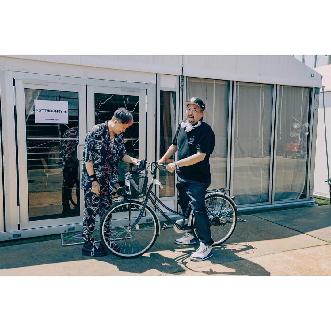 侑威地さんのインスタグラム写真 - (侑威地Instagram)「rockin'on presents "JAPAN JAM 2023" @千葉市蘇我スポーツ公園  photo by @kawado_photo  #rottengraffty #japanjam2023」5月4日 21時32分 - yuichi_rotten