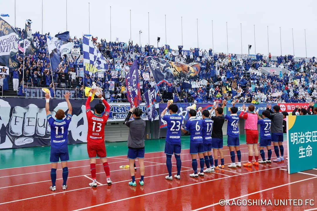 五領淳樹さんのインスタグラム写真 - (五領淳樹Instagram)「今日も最高の雰囲気をありがとうございました👍 個人的にはしっかりとチャンスを決めきりたいという反省はありますが、チームとしてはこのまま連勝を積み重ねていけるようにまたいい準備をしていきたいと思います🫡 #鹿児島ユナイテッドFC #11 #最高のGW #最強のサポーター #じんたんNICE👍 #ありたんNICE👍」5月4日 21時32分 - goryo11junki