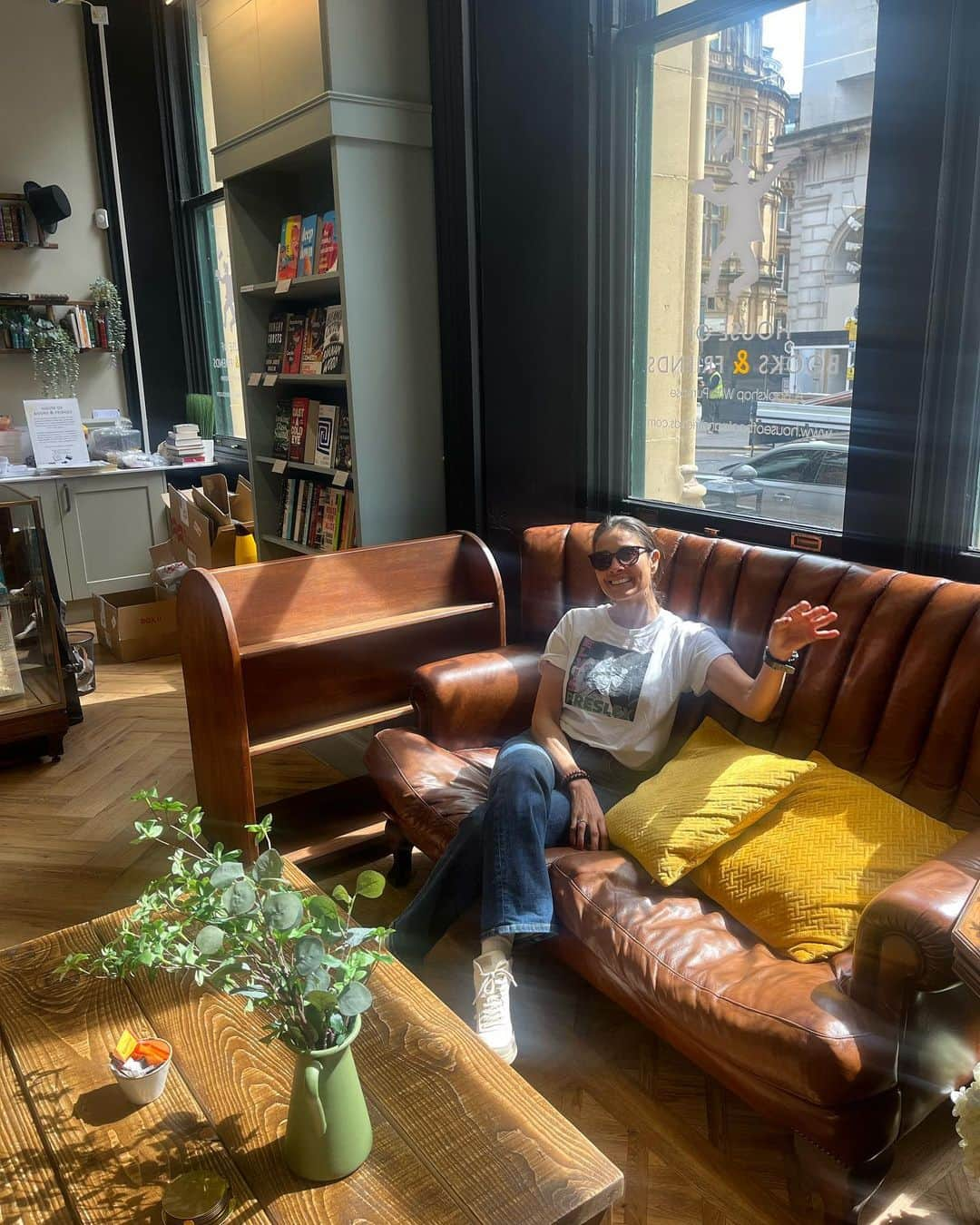 メラニー・サイクスさんのインスタグラム写真 - (メラニー・サイクスInstagram)「Having a coffee and signing a book for the wonderful @houseofbooksandfriends   Read about them here in their words. So inspiring, real and full of love.   Once upon a time, there was a law firm called gunnercooke. gunnercooke changed the status quo, changed the game, and paved the way for businesses to give back to their local communities. House of Books & Friends was borne out of CEO Darryl Cooke's experience during the coronavirus pandemic. He recognised how many people were lonely and socially isolated during the lockdowns. He also realised how much humans needed connection to not just survive but thrive. Darryl wanted to create and bring something to society to help combat this somewhat silent problem, that perseveres post-COVID, and robs so many of joy and contentment. As an avid reader himself, he could think of nothing better than the power of reading to connect people. And so, the idea of House of Books and Friends was born, funded by gunnercooke Ilp, and supported by the gunnercooke foundation.  #inspired #historicalbuilding #community #loneliness  #booksheal  #illuminated  #Manchester #community #sunlight」5月4日 21時35分 - msmelaniesykes