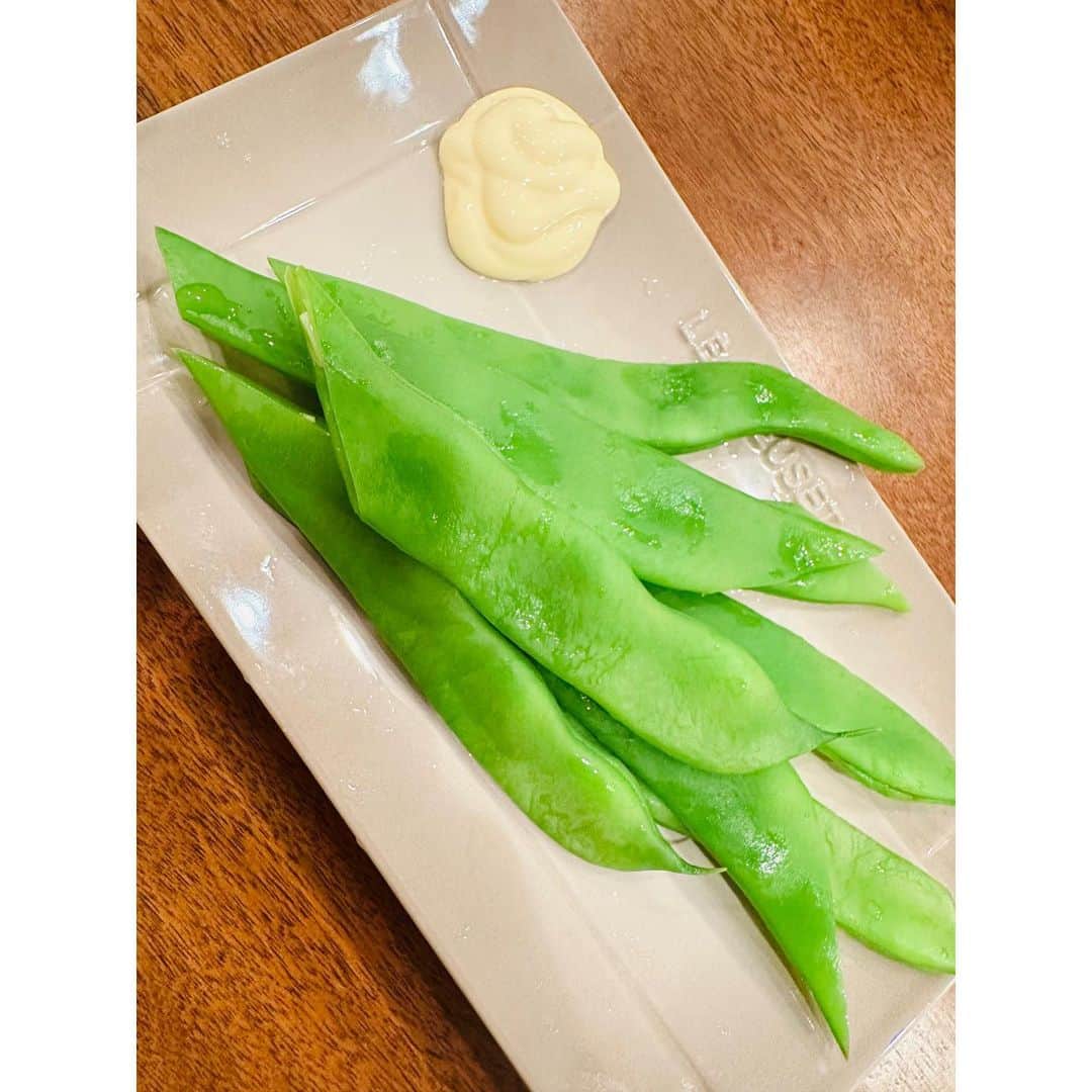 向田真優さんのインスタグラム写真 - (向田真優Instagram)「⁡ らでぃっしゅぼーやさんに提供して頂いた お野菜を使って作ったものです🌱✨ ・ 毎回色んな種類のお野菜が食べれるので 嬉しいです☺️✨ いつもありがとうございます✨ ・ ・ #らでぃっしゅぼーや #野菜レシピ #野菜料理 #自炊」5月4日 21時41分 - mucchan_622