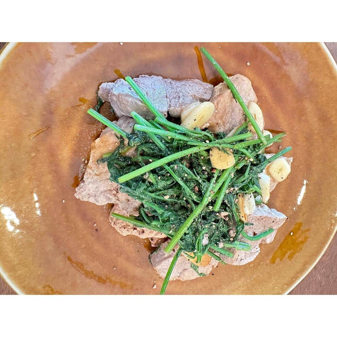 向田真優さんのインスタグラム写真 - (向田真優Instagram)「⁡ らでぃっしゅぼーやさんに提供して頂いた お野菜を使って作ったものです🌱✨ ・ 毎回色んな種類のお野菜が食べれるので 嬉しいです☺️✨ いつもありがとうございます✨ ・ ・ #らでぃっしゅぼーや #野菜レシピ #野菜料理 #自炊」5月4日 21時41分 - mucchan_622