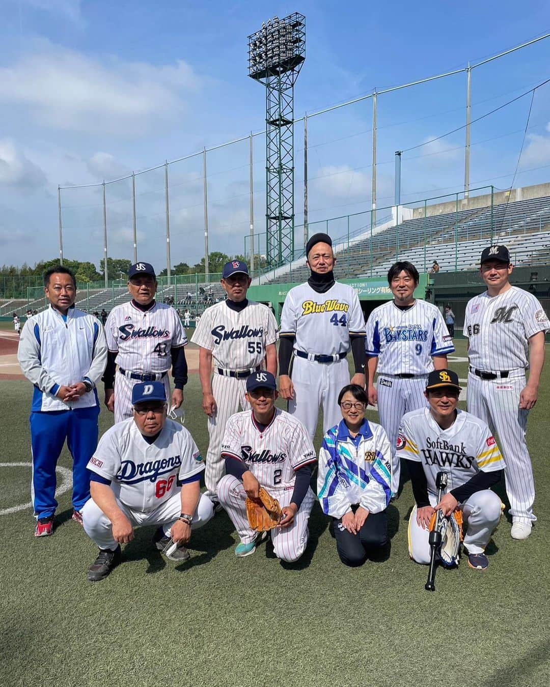 江川智晃さんのインスタグラム写真 - (江川智晃Instagram)「プロ野球OBクラブで野球教室⚾️ 伊勢のダイム球場で開催の野球教室に参加させて頂きました🫡  WBC優勝効果もあり、野球熱がかなり盛り上がってました^_^ 自分も久しぶりに野球ができて楽しかったな☺️ プロ野球の大先輩達も優しく同年代のみなさんも仲良くしてくれて楽しい時間でした☺️  また、少年チームのエースや大人代表とも対戦できて楽しかった⚾️  またこういう時間が取れるよう本職の仕事も頑張っていかなあかんな🫡  今日は、この野球教室に携わってくれた関係者の皆さんご協力していただきありがとうございました🙇‍♂️  #プロ野球 #OBクラブ #伊勢市 #ダイム球場 #東京ヤクルトスワローズ #中日ドラゴンズ #オリックスバファローズ  #日本ハムファイターズ  #横浜DNAベイスターズ  #福岡ソフトバンクホークス #千葉ロッテマリーンズ #土井さん #森田さん #赤井さん #高橋智さん #大引さん #黒羽根さん #末永さん #井脇さん #坂元さん #野球教室」5月4日 21時44分 - egatomo43