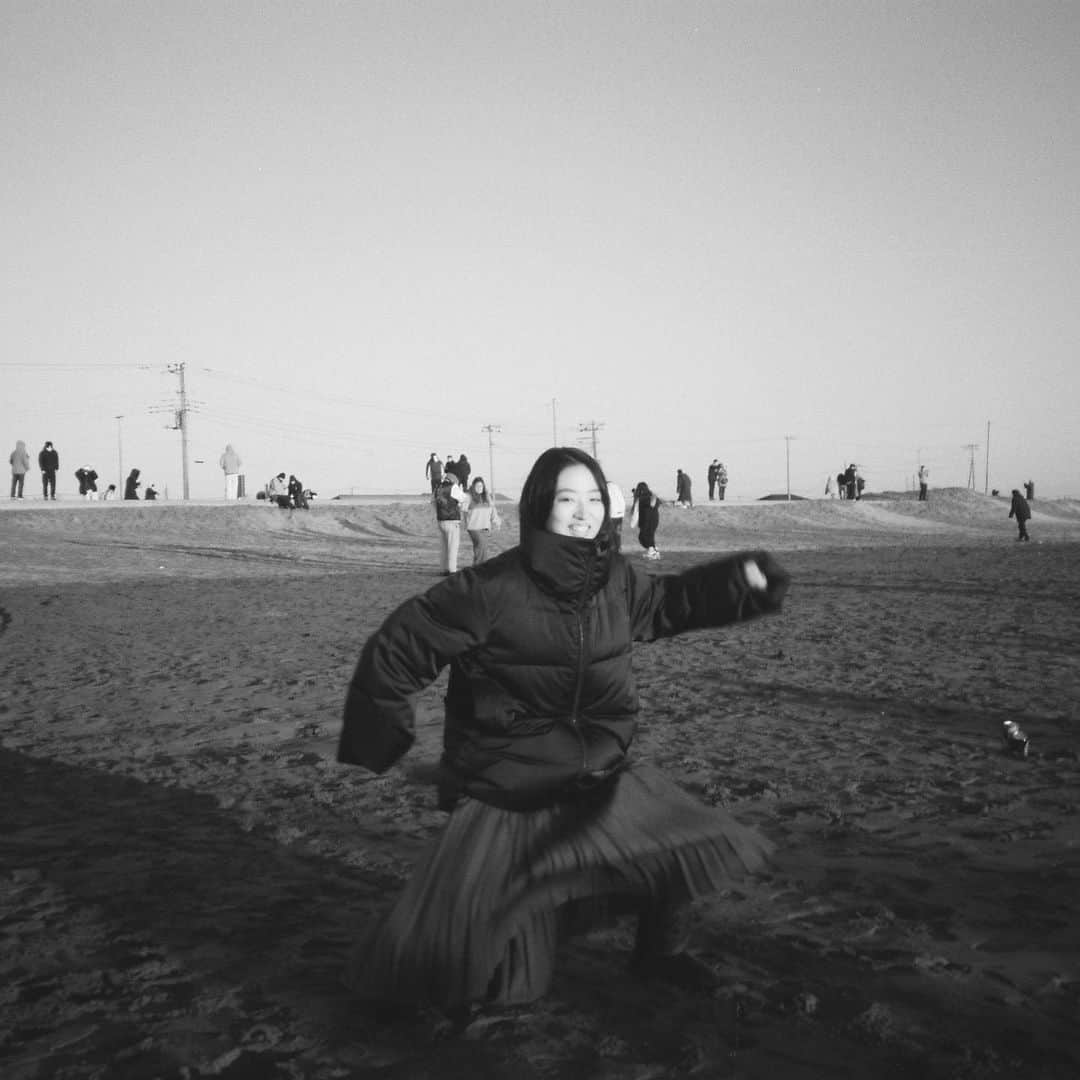 AO さんのインスタグラム写真 - (AO Instagram)「白黒フィルム 📸 @tommy_tommyy______  #filmphotography#film#初日の出」5月4日 21時55分 - ao_sekiguchi