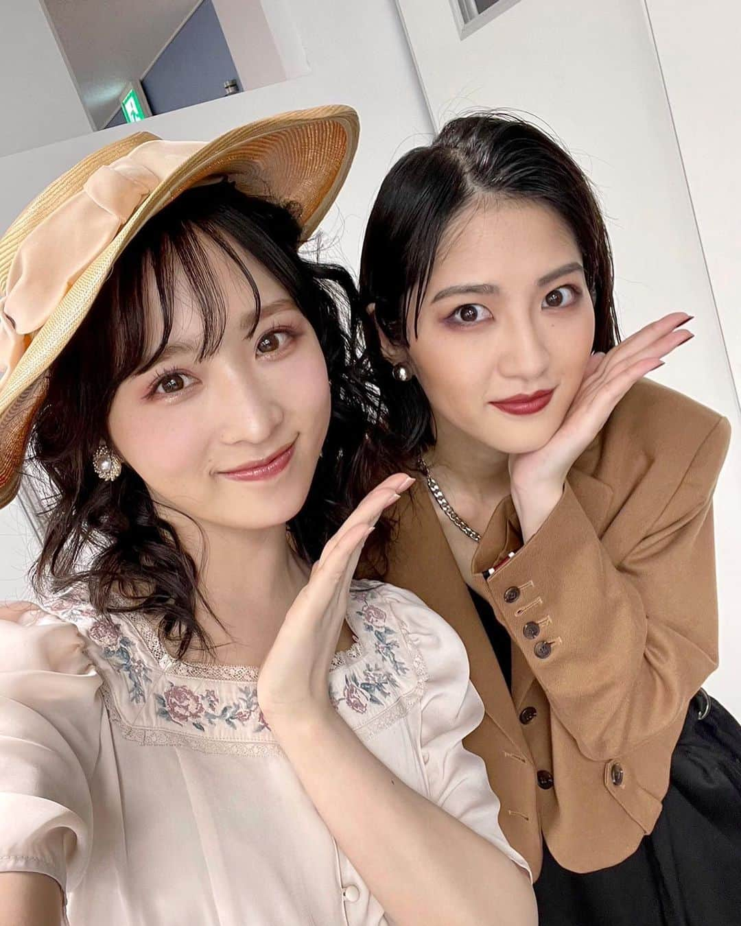 小栗有以さんのインスタグラム写真 - (小栗有以Instagram)「ガルアワでお会い出来た皆さん🌼  ・同じ事務所の若月さん やっとお会い出来ました！！ かっこよかったです…！  ・久しぶりのめるちゃん！ 会えて嬉しかった〜 いつも可愛い🥰  ・同じショーに出演した 天音ちゃんと愛ちゃん！ 本当に綺麗な姉妹さんでした🥹💫 藤岡珈琲おいしく頂いてます🫶🏻笑  ・藤岡真威人くん！ 恋に無駄口で共演してから とても久しぶりに会えました~！！ 無駄口ポーズ🙅🏻‍♀️🫶🏻 ・土井さん同じ事務所で初めまして　  #ガルアワ #若月佑美　さん #生見愛瑠  さん #天翔天音　さん　#天翔愛　さん #藤岡真威人　くん #恋に無駄口 #土井レミイ杏利」5月4日 21時56分 - yuioguri_1226