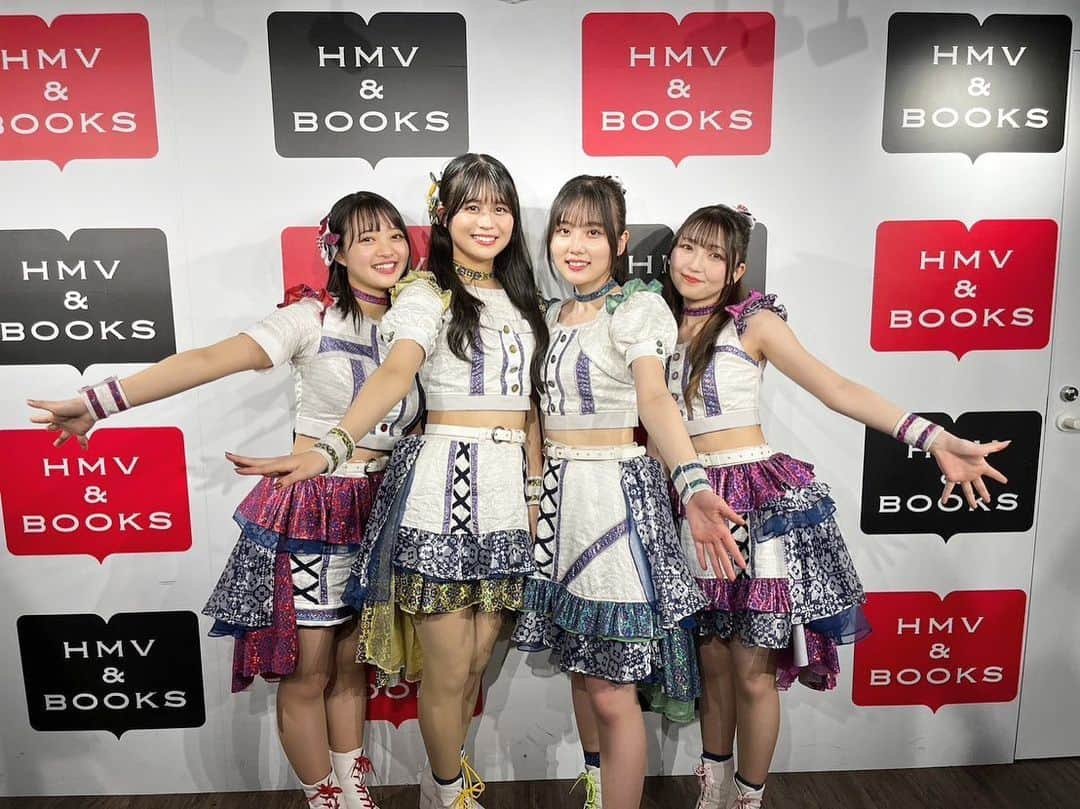 りんご娘さんのインスタグラム写真 - (りんご娘Instagram)「･ 【HMV &BOOKS SHIBUYA】桜ダイヤモンドリリイベありがとうございました！  東京では初のリリースイベント！  初めましてのfarmerさんも沢山いらして、とっても楽しい時間でした✨  ありがとうございました🍎  #りんご娘 #HMVBOOKSSHIBUYA #ピンクレディ #はつ恋ぐりん #金星 #スターキングデリシャス」5月4日 22時05分 - _ringo.musume.com_