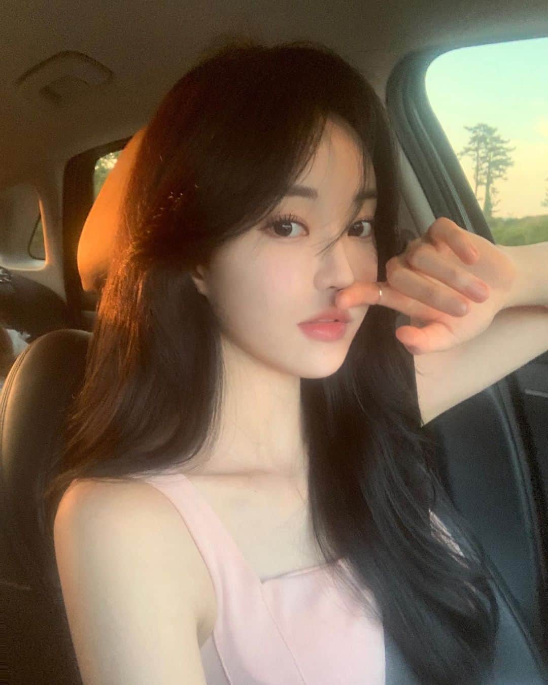 キム・ダビンのインスタグラム：「우당탕탕 핑크색 제주였어요」