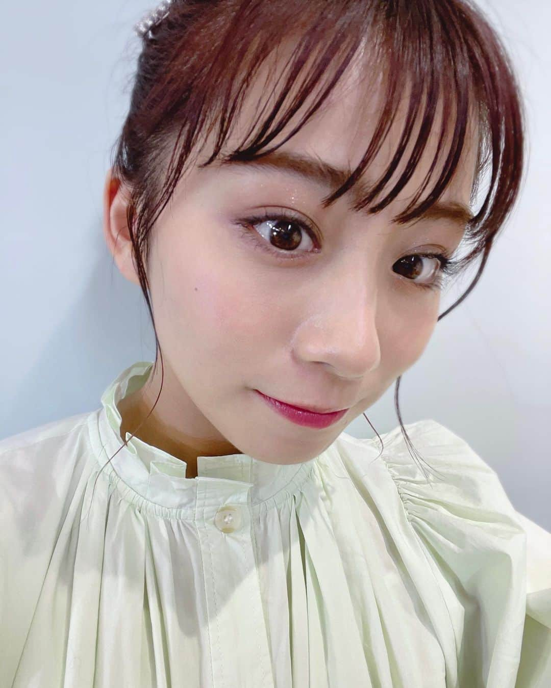 坂本遥奈さんのインスタグラム写真 - (坂本遥奈Instagram)「(き)みどりの日💚💚 謎アングル写真たち、笑  いつもみんなのキミドリ装備♪ ペンライトに元気もらってるよーん♪ これからもよろしくね🤭  (推シマシに向かう新幹線の中での投稿🤭 待ってて名古屋〜♪)  #みどりの日#ファングミュージックフェス #TEAMSHACHI#坂本遥奈#japanese#japanesestyle #japaneseidol #idol #fyp#instagood #instafashion #instalike #japan #followme#hair」5月4日 21時57分 - haruna_sakamoto_official