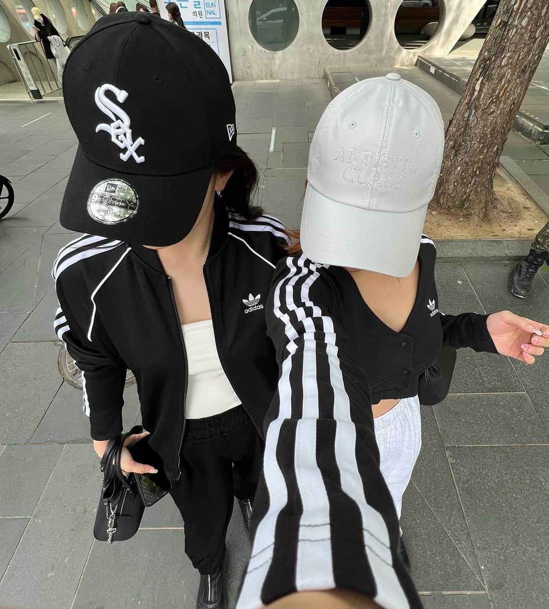 ヒロタナギサのインスタグラム：「_  adidasネキ🖤🤍 @adidas   #nagisatrip  #韓国旅行 #韓国」