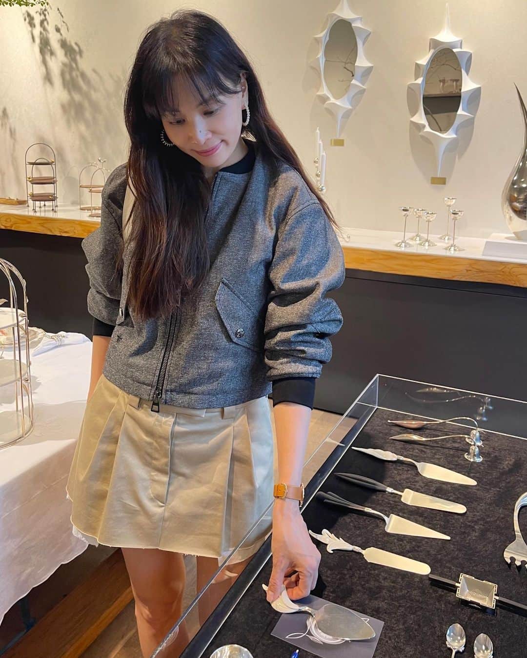 コ・ソヨンさんのインスタグラム写真 - (コ・ソヨンInstagram)「주소원작가전시💜 #sowonjoostudio  #silvertableware  #tablesetting」5月4日 22時00分 - kosoyoung_official